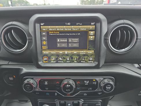 Used 2023 Jeep Wrangler Unlimited Sahara image 26