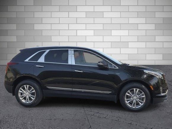 Used 2021 Cadillac XT5 Premium Luxury w/ LPO, Premium Carpet Package FWD image 3