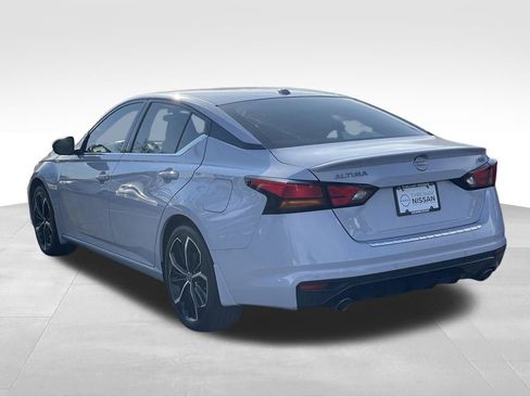 Certified 2023 Nissan Altima 2.5 SR FWD image 3