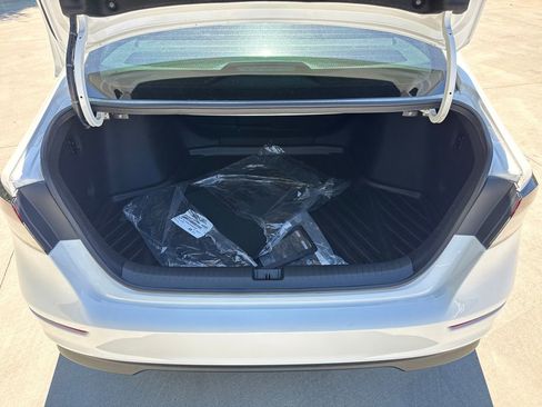 Certified 2025 Honda Accord SE image 32