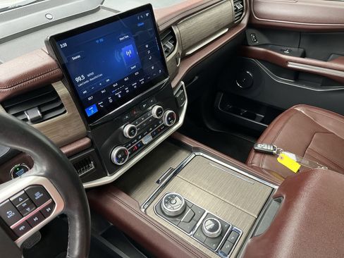 Certified 2024 Ford Expedition Limited image 21