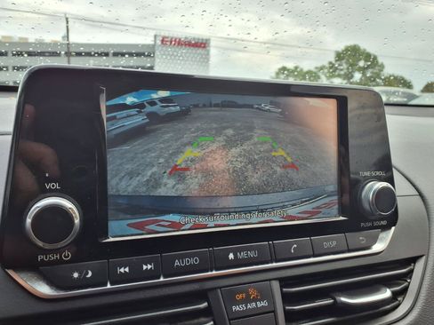 Used 2022 Nissan Altima 2.5 S FWD image 5