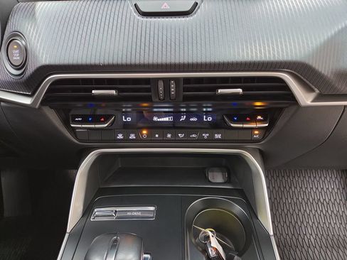 Used 2024 MAZDA CX-90 3.3 Turbo w/ Select Package AWD/4WD image 16