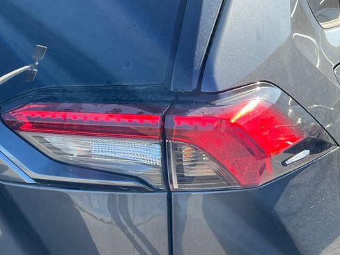 Used 2022 Toyota RAV4 SE w/ Carpet Mat Package (TMS) AWD/4WD image 18
