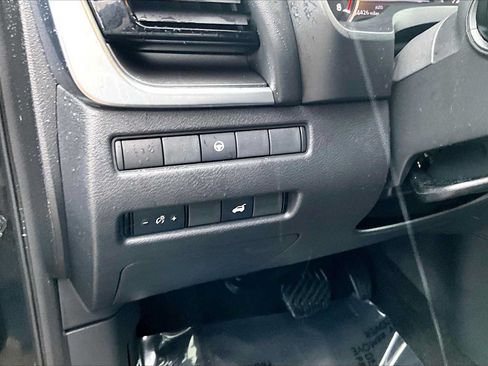 Used 2021 Nissan Rogue SV w/ Premium Package AWD/4WD image 36