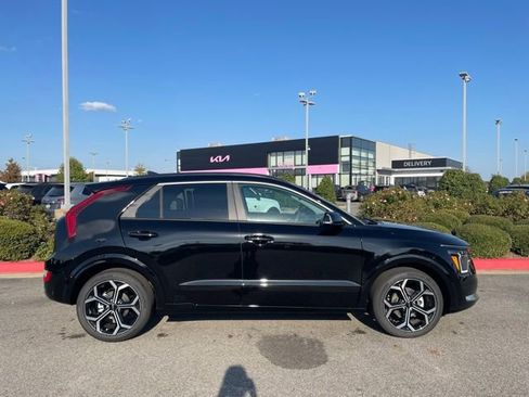 New 2025 Kia Niro EX Touring image 9