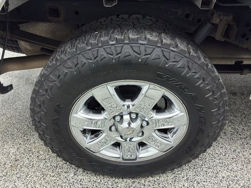 Used 2013 Ford F150 XLT w/ XLT Chrome Pkg image 13