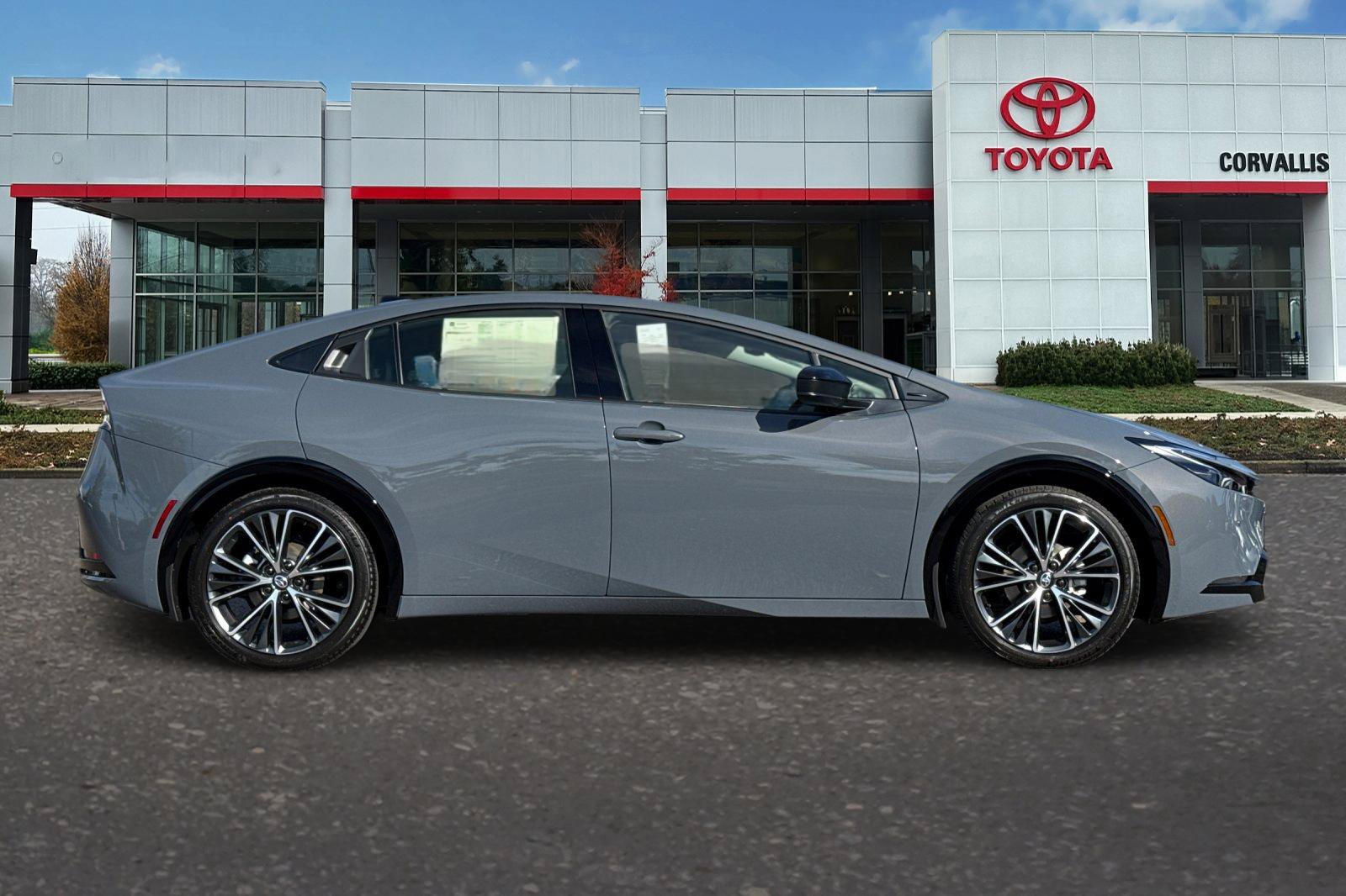 New 2027 Toyota Prius Limited FWD image 4