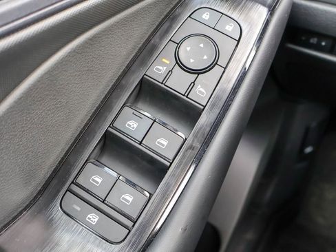 Certified 2025 Nissan Rogue S image 17