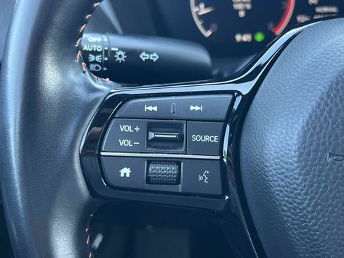 Certified 2025 Honda HR-V Sport image 9
