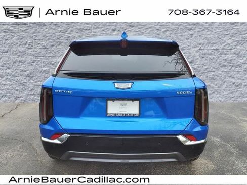 New 2025 Cadillac Optiq Luxury 1 image 9