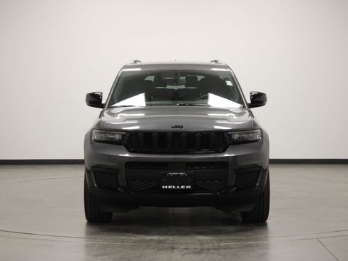 Used 2023 Jeep Grand Cherokee L Laredo RWD image 3