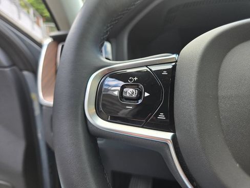 Certified 2024 Volvo XC60 B5 Ultimate w/ Protection Package Premier AWD/4WD image 31