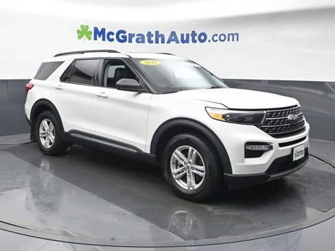 Used 2022 Ford Explorer XLT w/ Equipment Group 202A image 2