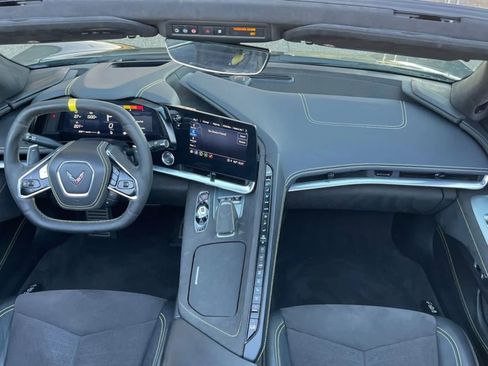 Used 2022 Chevrolet Corvette Stingray Premium Conv w/ Z51 Performance Package image 38