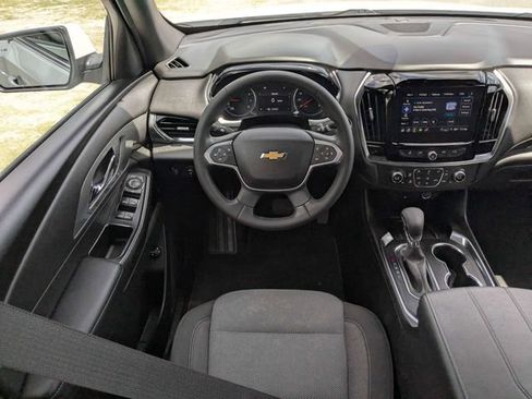 Used 2024 Chevrolet Traverse LT FWD image 17