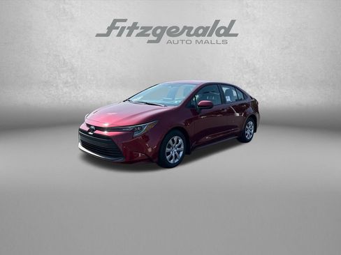 Used 2026 Toyota Corolla LE FWD image 3