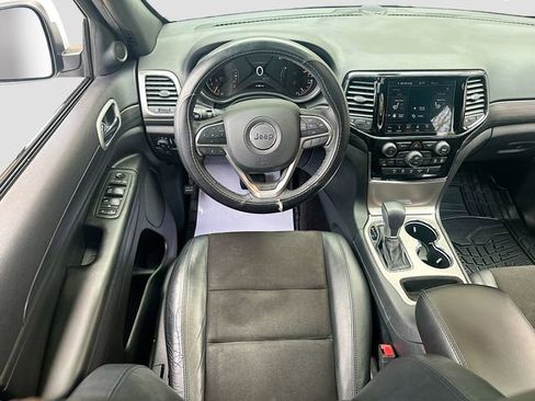 Used 2019 Jeep Grand Cherokee Altitude image 24