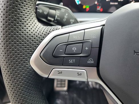 New 2026 Volkswagen Tiguan SE R-Line FWD image 21