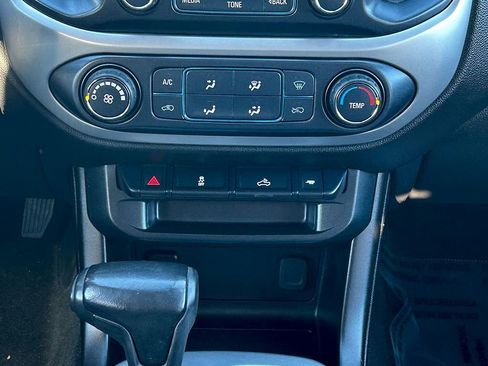 Used 2018 Chevrolet Colorado LT AWD/4WD image 26