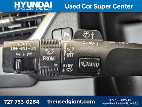 Used 2018 Chevrolet Suburban Premier RWD image 37