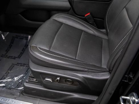 Used 2023 GMC Yukon XL Denali image 15