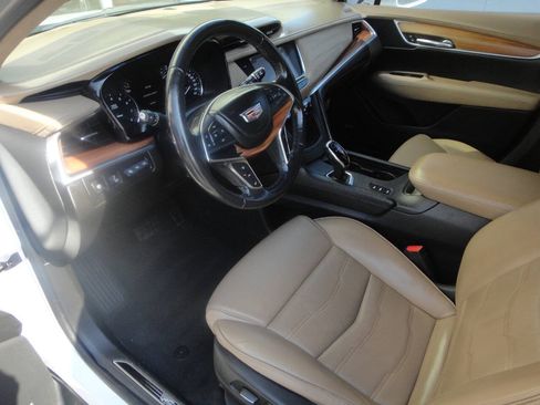 Used 2018 Cadillac XT5 Platinum AWD/4WD image 7