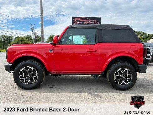 Used 2023 Ford Bronco 2-Door AWD/4WD image 2