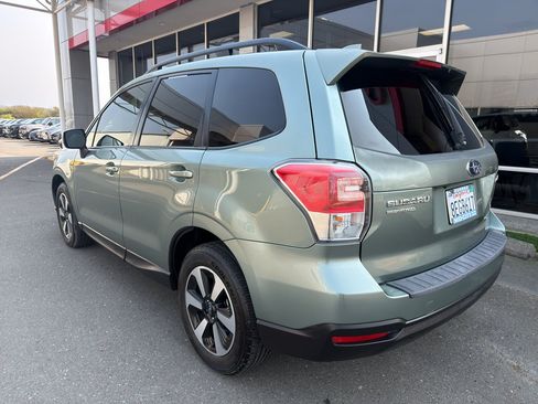 Used 2018 Subaru Forester 2.5i Premium w/ All-Weather Package AWD/4WD image 10