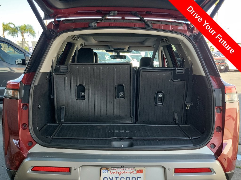 Used 2022 Nissan Pathfinder Platinum w/ Cargo Package FWD image 27