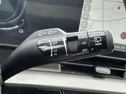 Certified 2024 Kia Sportage EX w/ EX Premium Package image 35