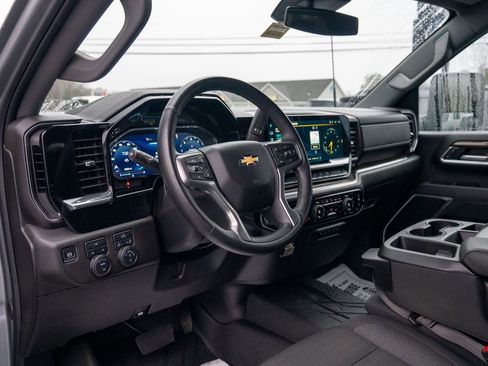 Used 2025 Chevrolet Silverado 2500 LT w/ Convenience Package image 21