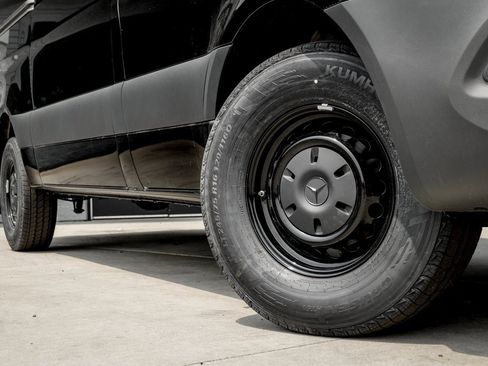 Used 2025 Mercedes-Benz Sprinter 2500 image 7