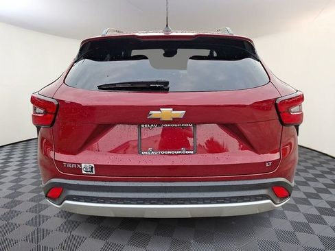 Used 2025 Chevrolet Trax LT FWD image 5