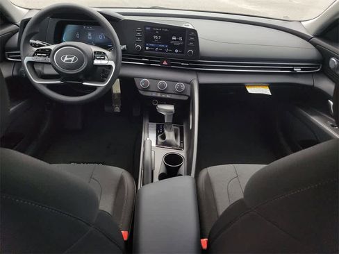 New 2025 Hyundai Elantra SE w/ Cargo Package image 13