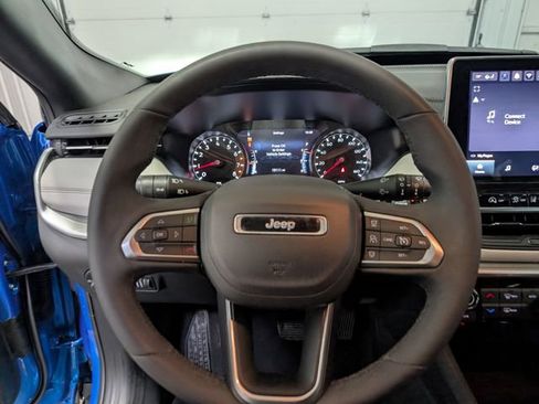 Used 2025 Jeep Compass Limited AWD/4WD image 16