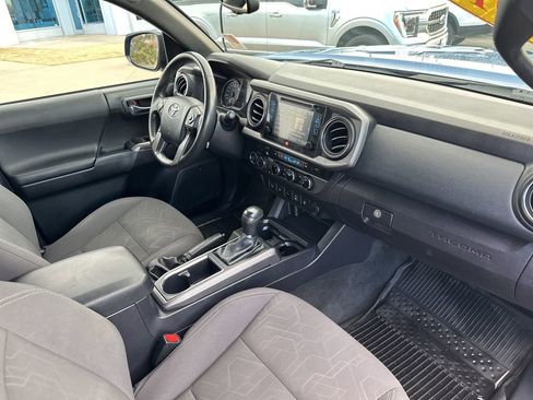 Used 2017 Toyota Tacoma TRD Off-Road image 26