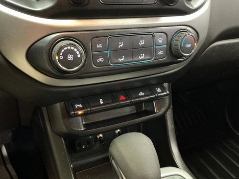 Used 2022 Chevrolet Colorado LT w/ Fleet Safety Package AWD/4WD image 19