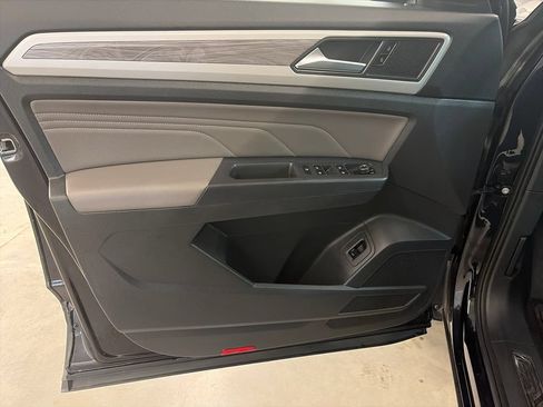 Used 2021 Volkswagen Atlas Cross Sport SE w/ Panoramic Sunroof Package AWD/4WD image 21