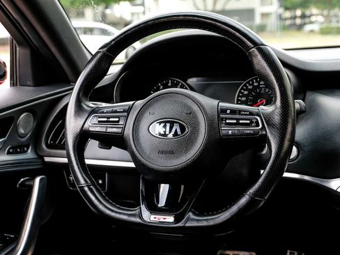 Used 2018 Kia Stinger GT1 RWD image 19
