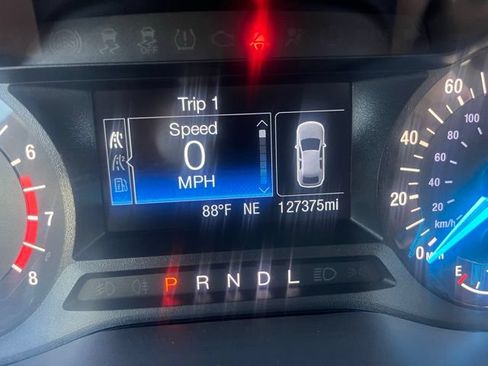 Used 2018 Ford Fusion SE FWD image 24