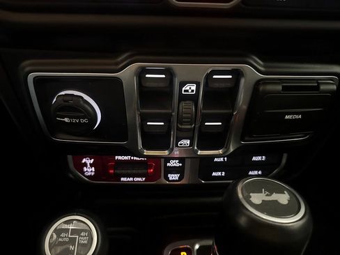 Used 2021 Jeep Wrangler Unlimited Rubicon w/ Uconnect 4C Nav & Sound Group image 37
