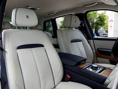 Certified 2023 Rolls-Royce Cullinan AWD/4WD image 45