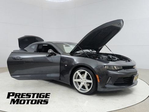 Used 2016 Chevrolet Camaro LT RWD image 9