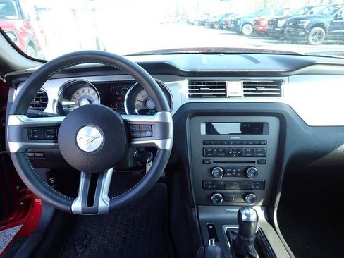 Used 2010 Ford Mustang GT Premium image 18