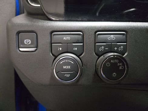 Used 2025 Chevrolet Silverado 1500 LT AWD/4WD image 26