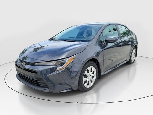 Certified 2025 Toyota Corolla LE FWD image 3