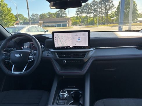 Used 2025 Ford Explorer ST-Line RWD image 10