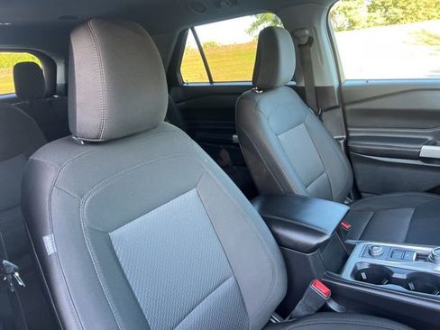 Certified 2022 Ford Explorer XLT w/ Class IV Trailer Tow Package image 37