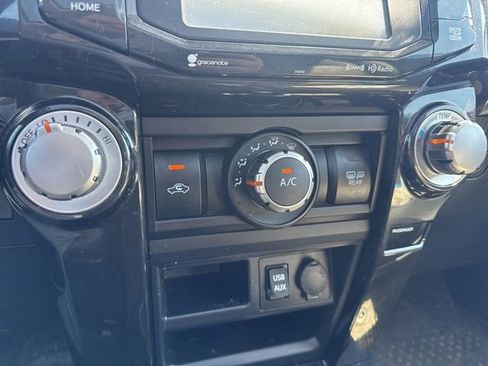 Used 2019 Toyota 4Runner TRD Off-Road Premium AWD/4WD image 25